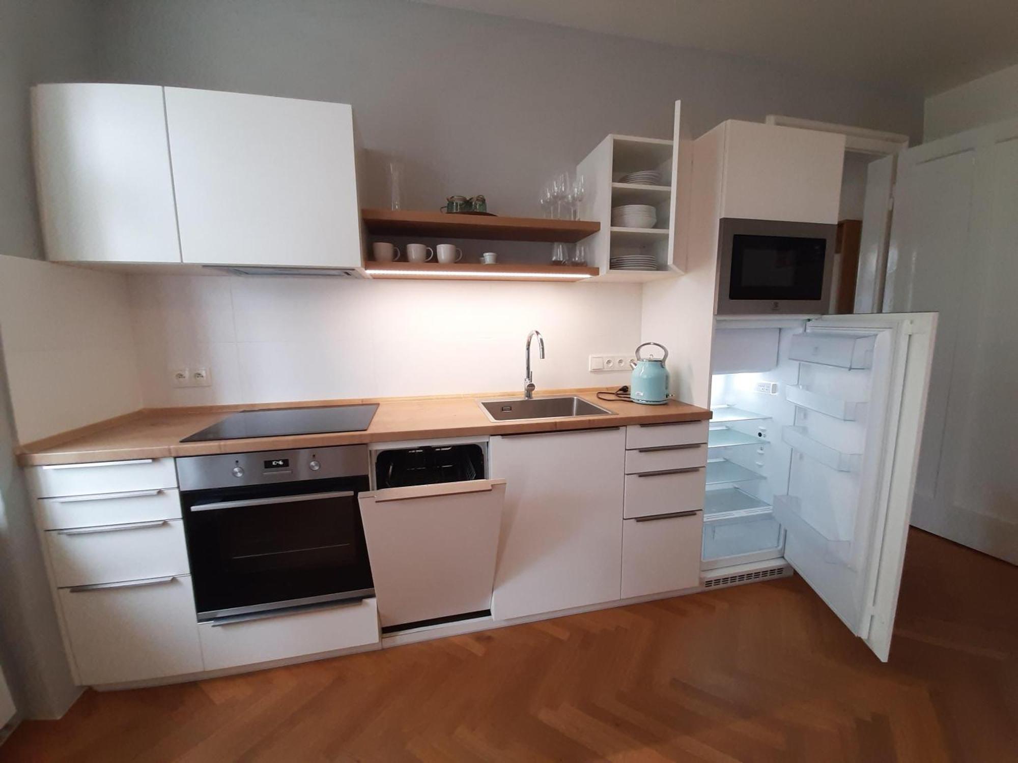No 3 Podebradska 7, * Karlovy Vary